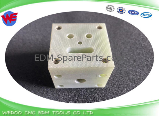 A290-8101-X509 ऊपरी इन्सुलेटर प्लेट Fanuc EDM पार्ट्स A-C सीरीज 40*40*34 गाइड बेस