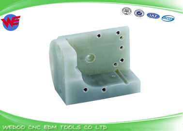 A290-8110-Y761 F309 Fanuc आइसोलेटर प्लेट लोअर गाइड बेस a-C A290-8110-Y761