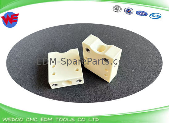 3085759 118616B 1218540 सोडिक स्पेयर पार्ट्स सिरेमिक इन्सुलेटर प्लेट 57.5x50x20T