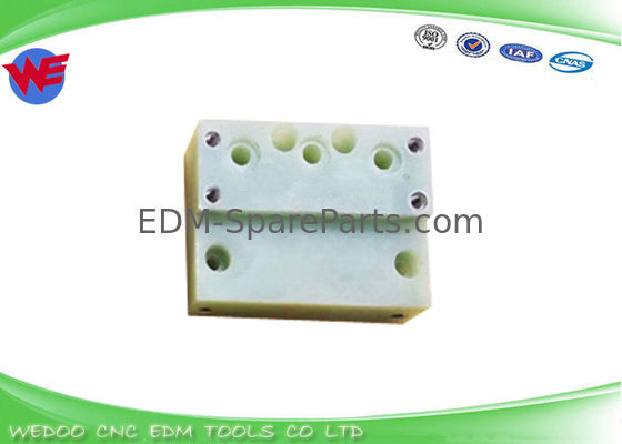 F324 A290-8111-Y526 C600ib 70L * 50W * 19H के लिए Fanuc EDM अपर आइसोलेटर प्लेट